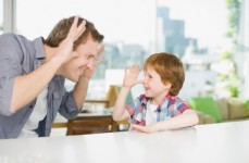 Cách để cha mẹ trò chuyện với con