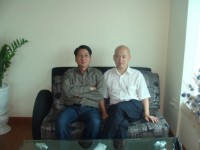 GS-TS Trần Văn Hiển và ông Nguyễn Bá Hùng (chủ tịch HDQT HV IQ)